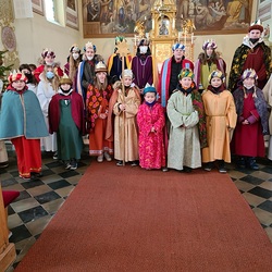 Sternsinger mit Bischof Wilhelm